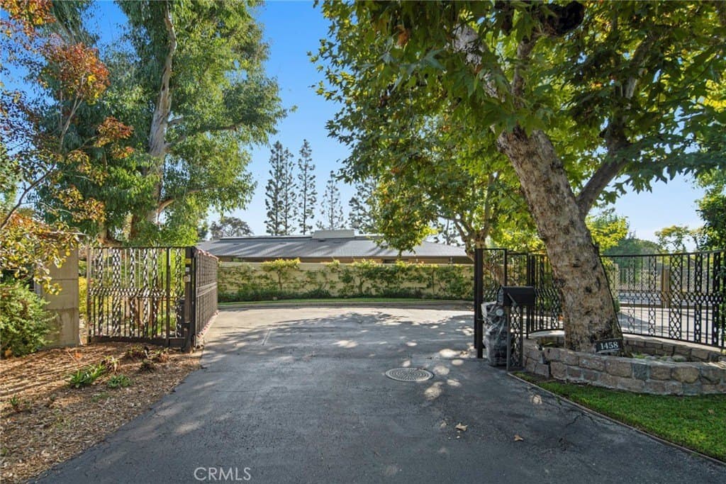 1458 Hillcrest Ave, Pasadena