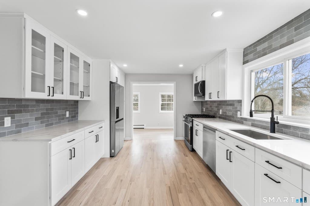 78 Elizabeth Ave, Stamford