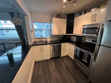 221 Meridian Ave Apt 206