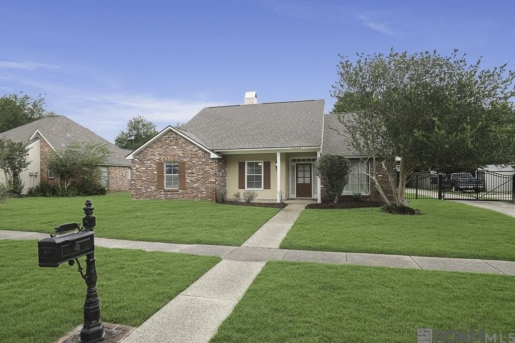 5232 River Meadow Dr, Baton Rouge