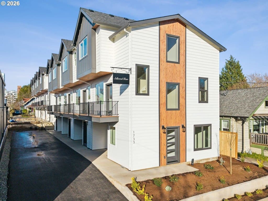 1726 SE Sherrett St, Portland