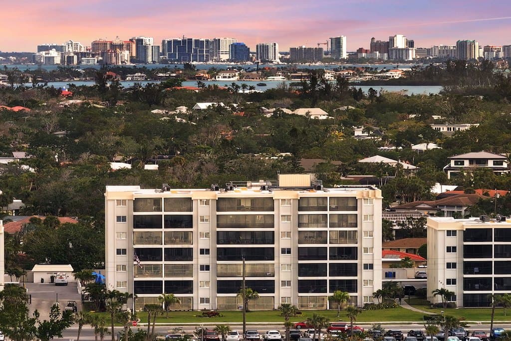 777 Beach Rd Apt 1B, Sarasota