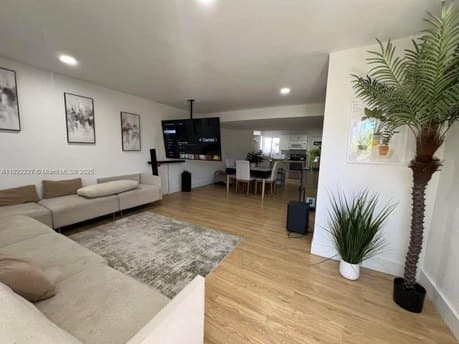 1480 NE 151st St Apt 101