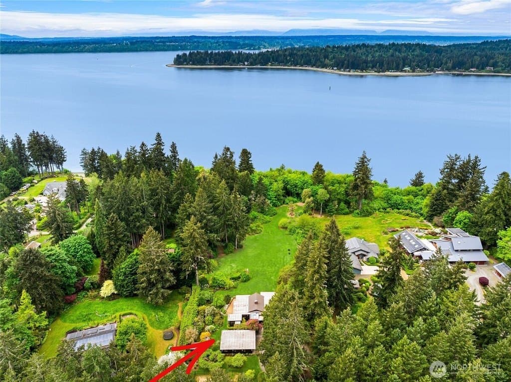 14517 Henderson Rd NE, Bainbridge Island