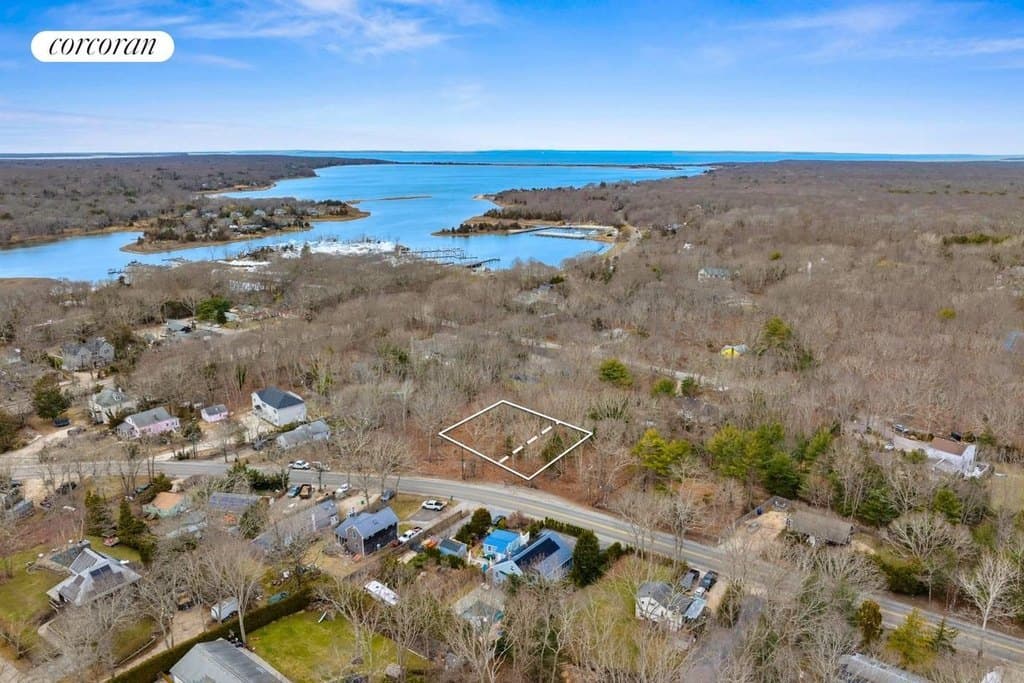21 and 23 Abrahams Path, East Hampton