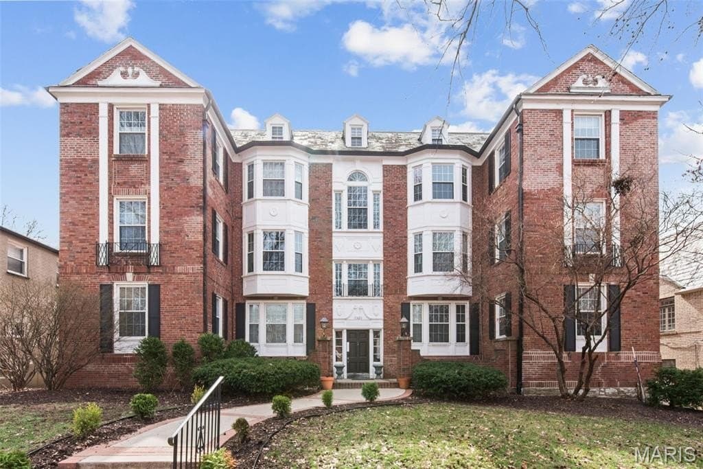 7520 Oxford Dr Apt 1E, Clayton