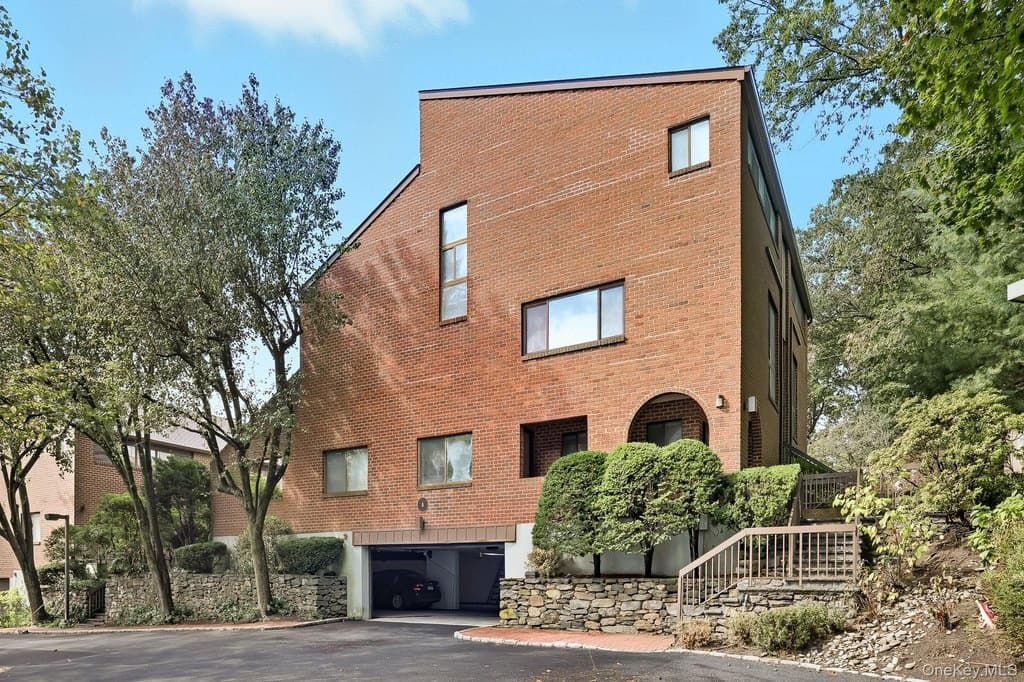 150 Bedford Rd Unit 12A, Chappaqua