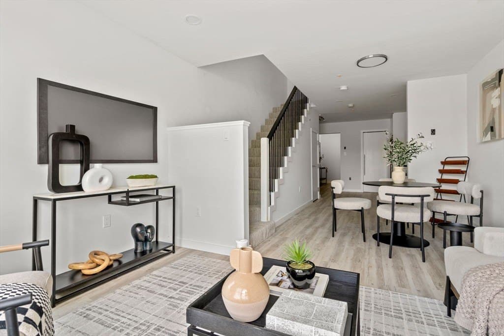 602 Canterbury St Apt 6