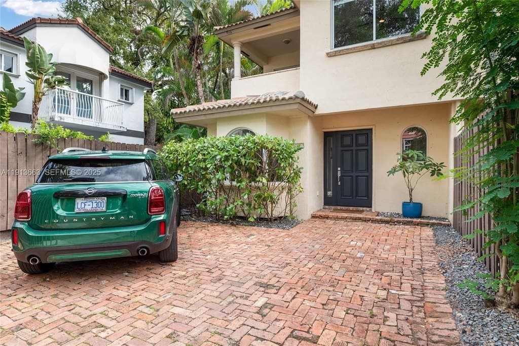 3124 Jackson Ave Unit 1