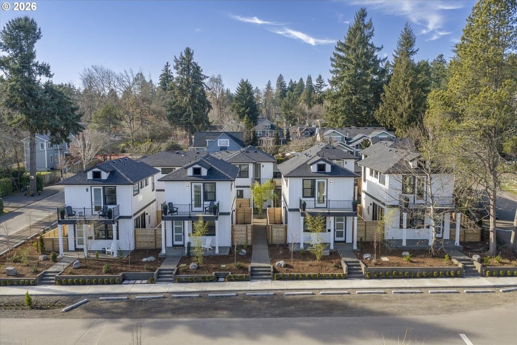 808 3rd St Unit C2, Lake Oswego