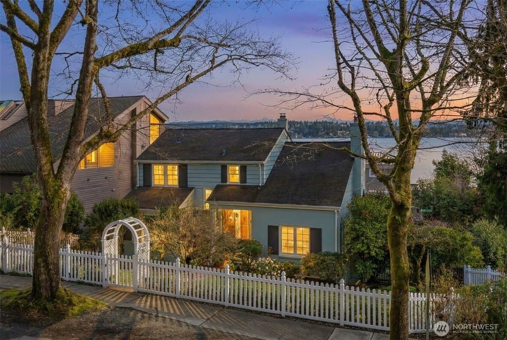 1702 Lake Washington Blvd