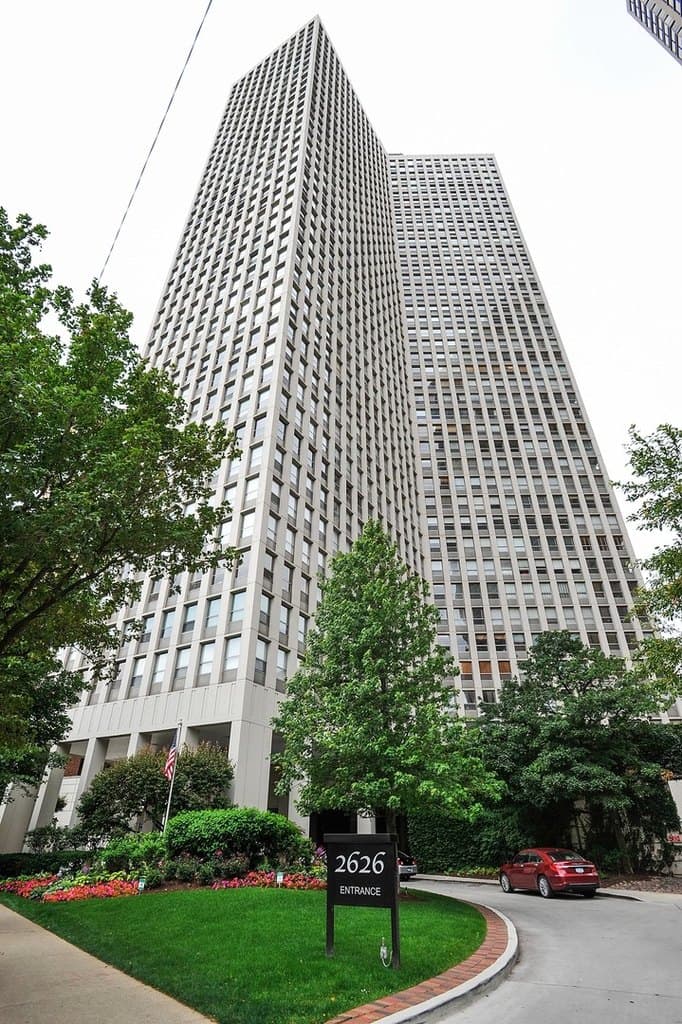2626 N Lakeview Ave Apt 2607