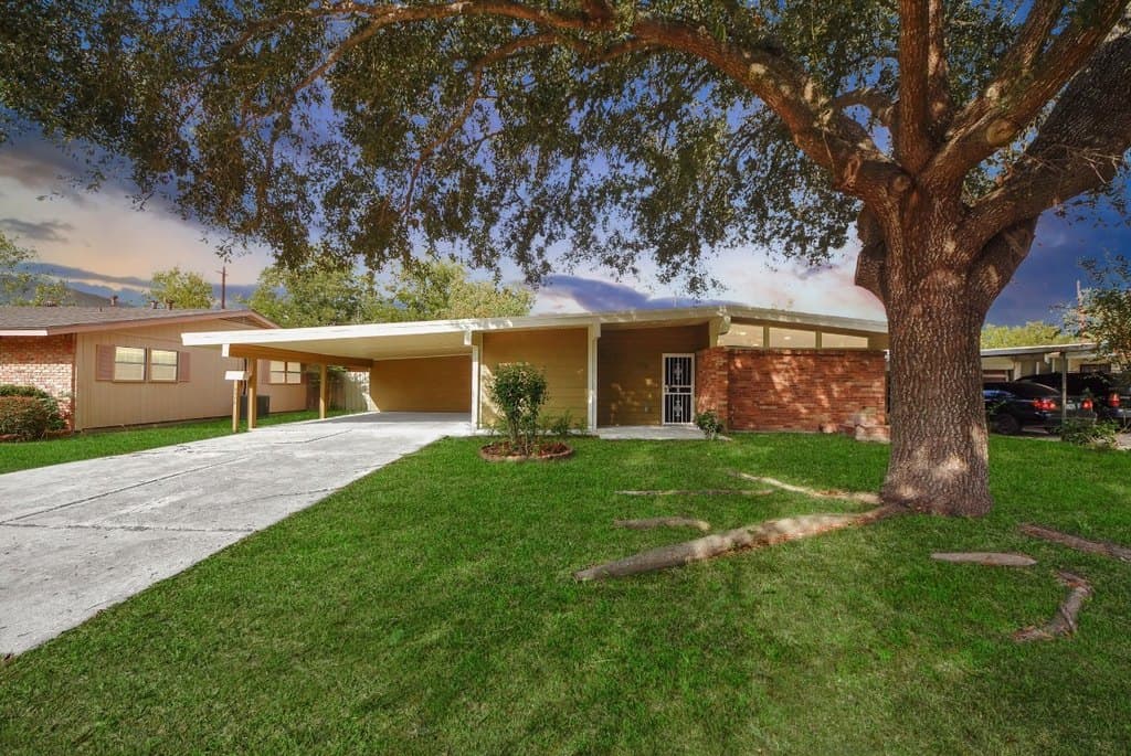 5326 Heatherbrook Dr