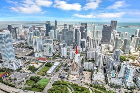 229 SW 9th St Unit 504