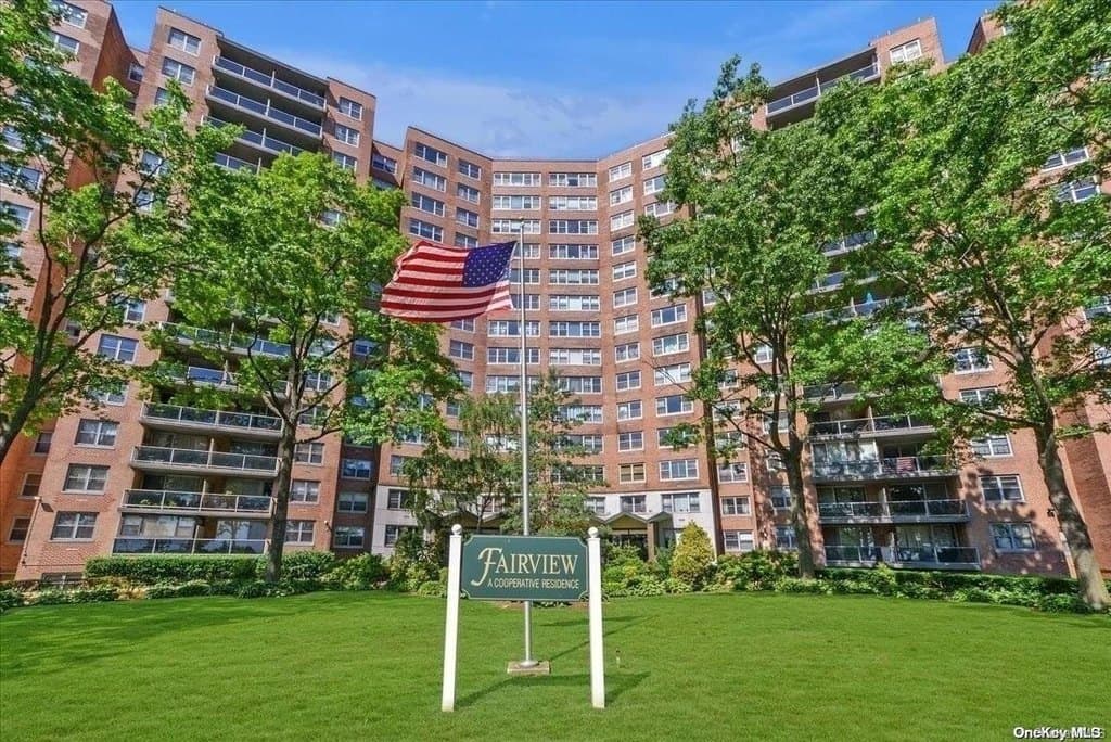 61-20 Grand Central Pkwy Unit B807