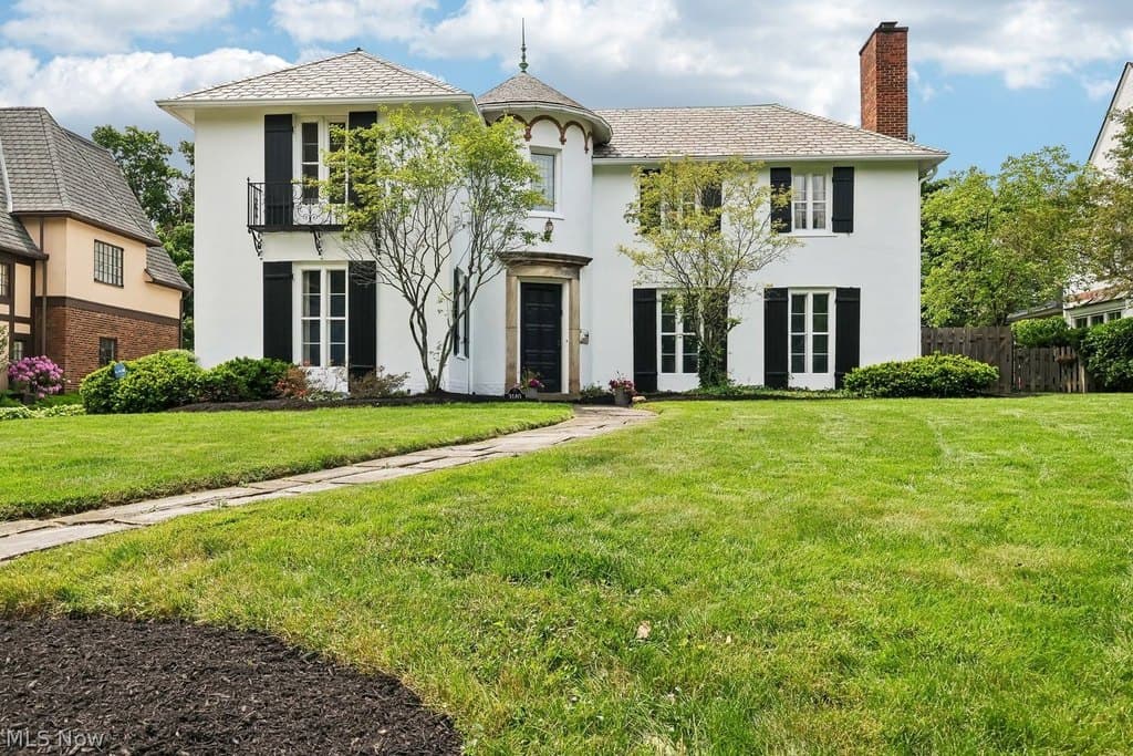 3140 Falmouth Rd, Shaker Heights