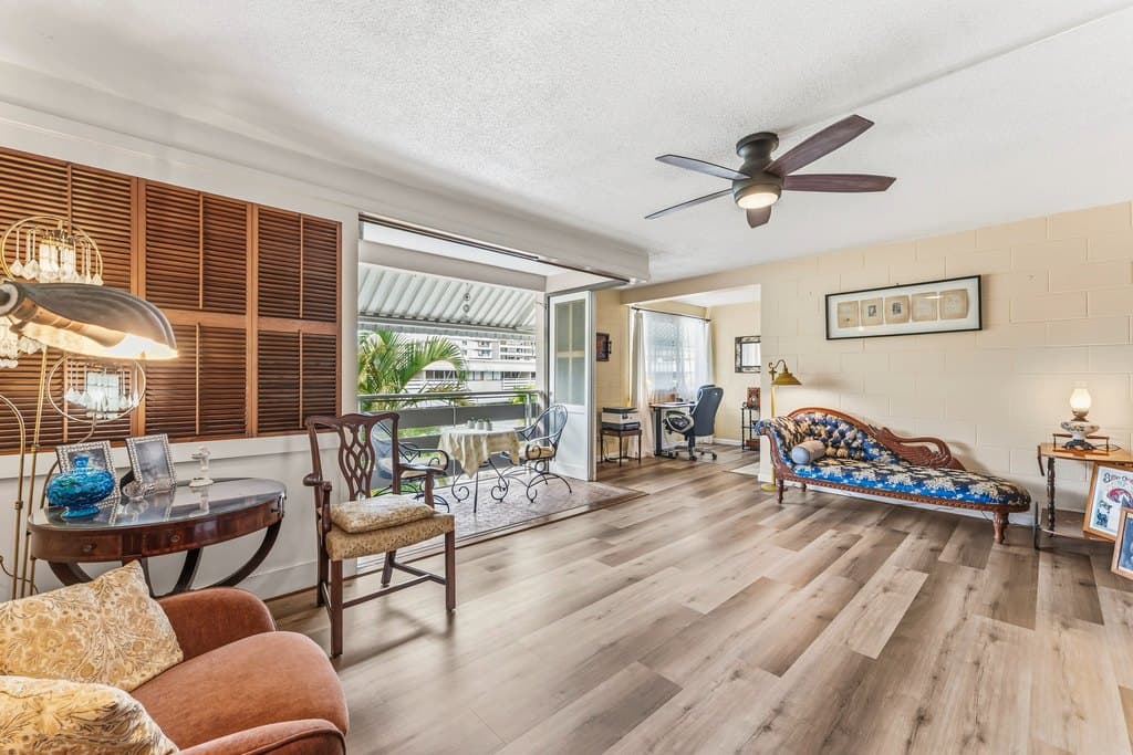 1330 Wilder Ave Apt 306, Honolulu