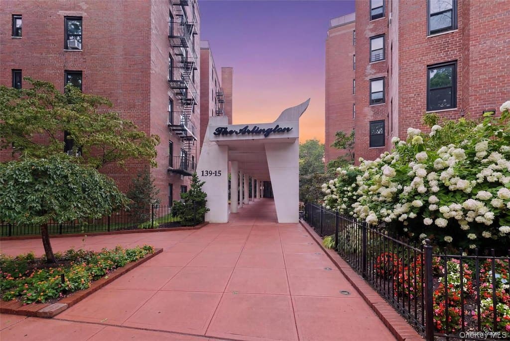 139-15 83 Ave Unit 629