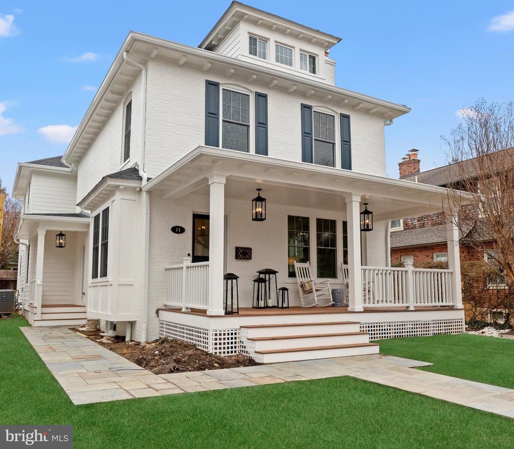 11 Cedar St, Alexandria