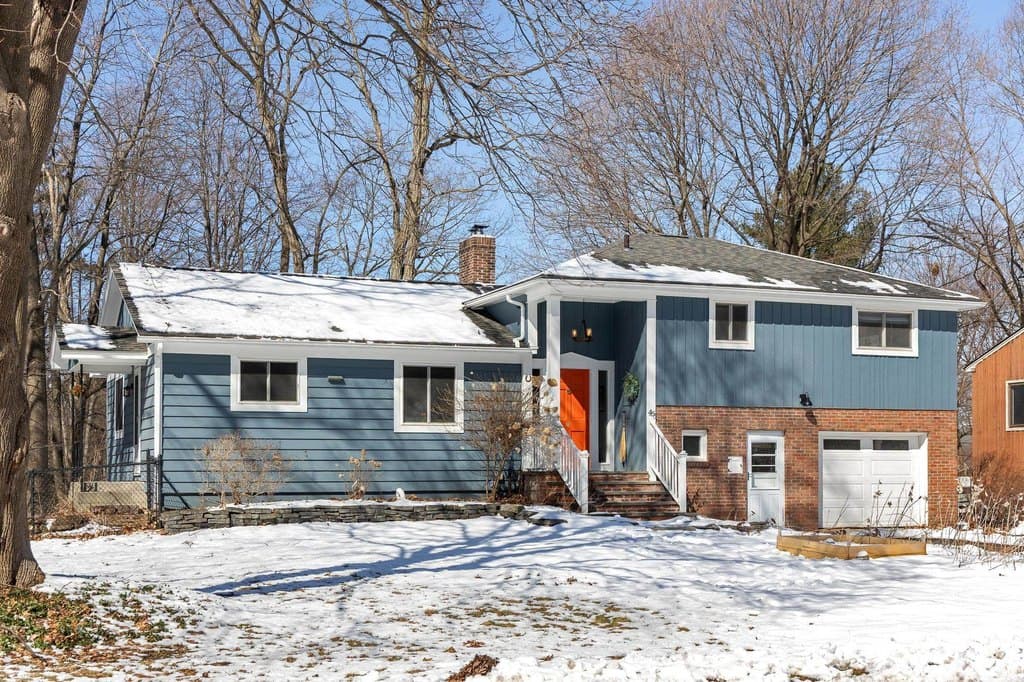 45 Crescent Rd, Burlington