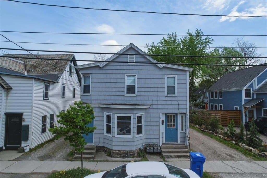 64 Hyde St, Burlington
