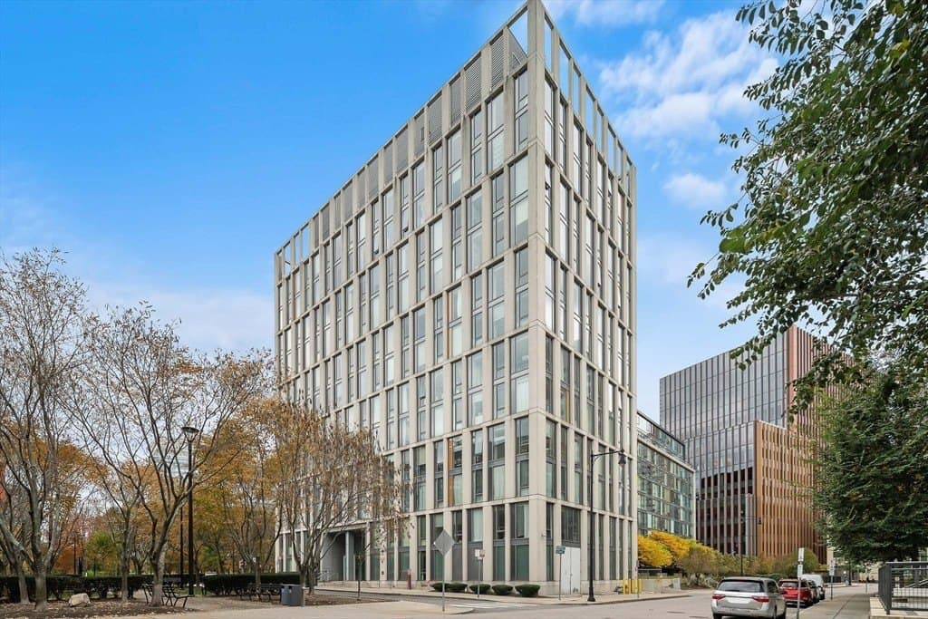 2 Earhart St Unit 424, Cambridge