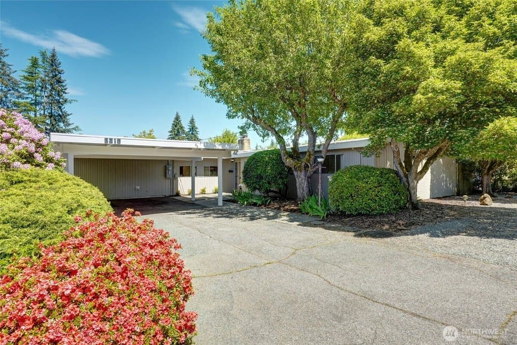 8210 SE 36th St, Mercer Island
