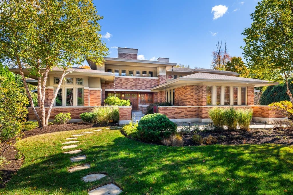 908 Julian Ct, Naperville