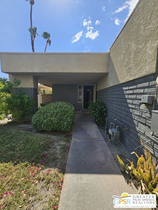 1333 Sunflower Cir N, Palm Springs