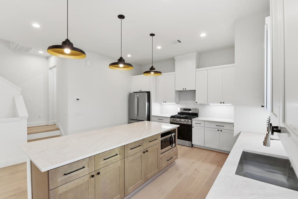 2212 Lou Ellen Ln Unit A