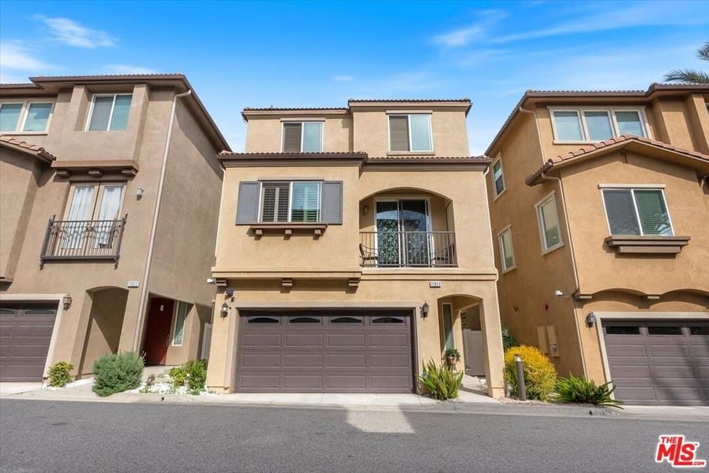 11926 Olive Glen Ln, Los Angeles