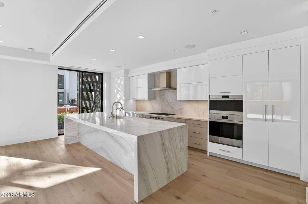 6587 N Palmeraie Blvd Unit 1008, Paradise Valley