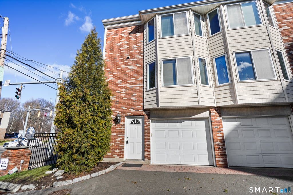 1611 Washington Blvd Apt 1, Stamford