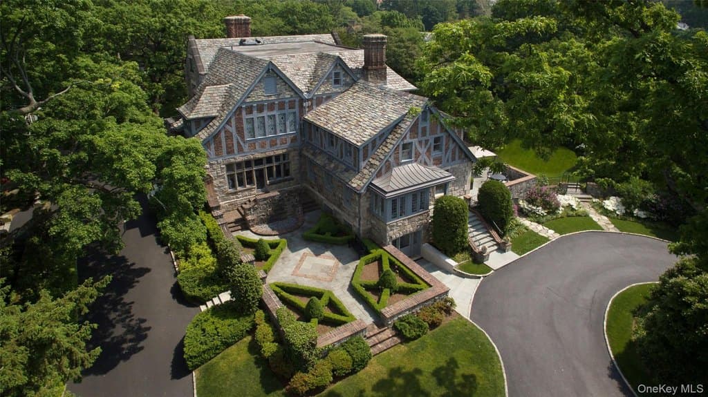 5 Oakledge Rd, Bronxville