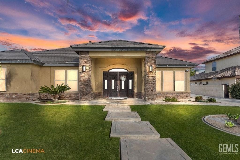 4140 Meadow Lake Dr, Bakersfield