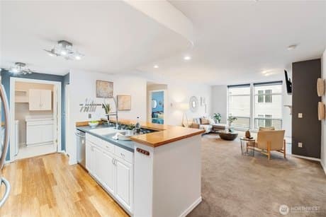 3221 SW Avalon Way Apt 413