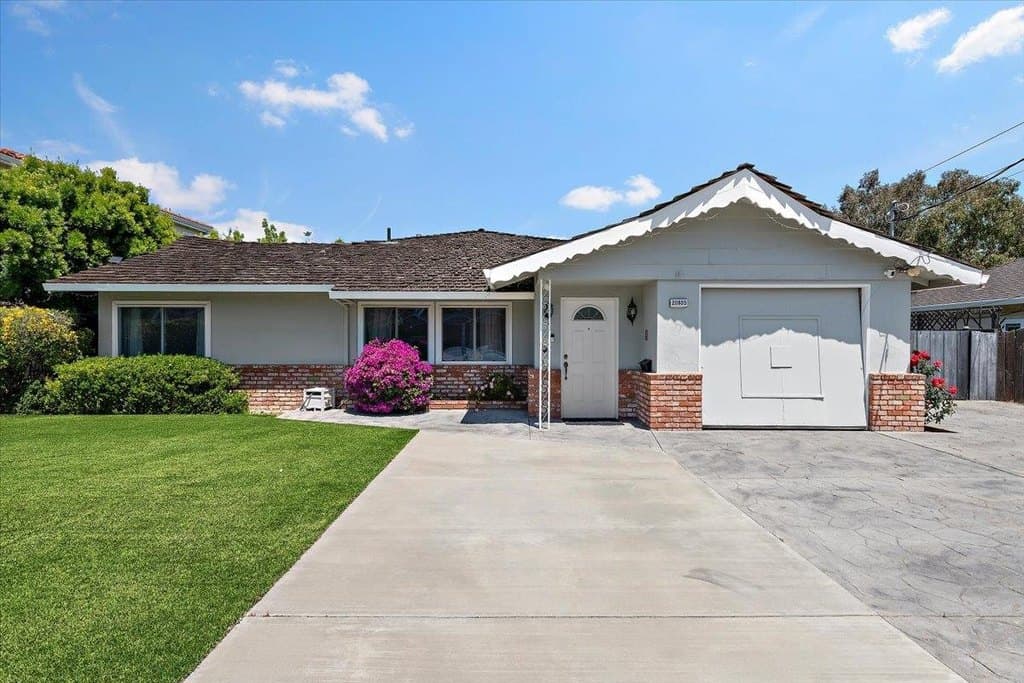 20805 Greenleaf Dr, Cupertino
