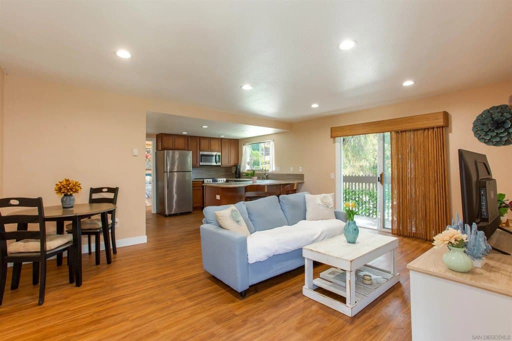 155 Rosebay Dr Apt 37, Encinitas