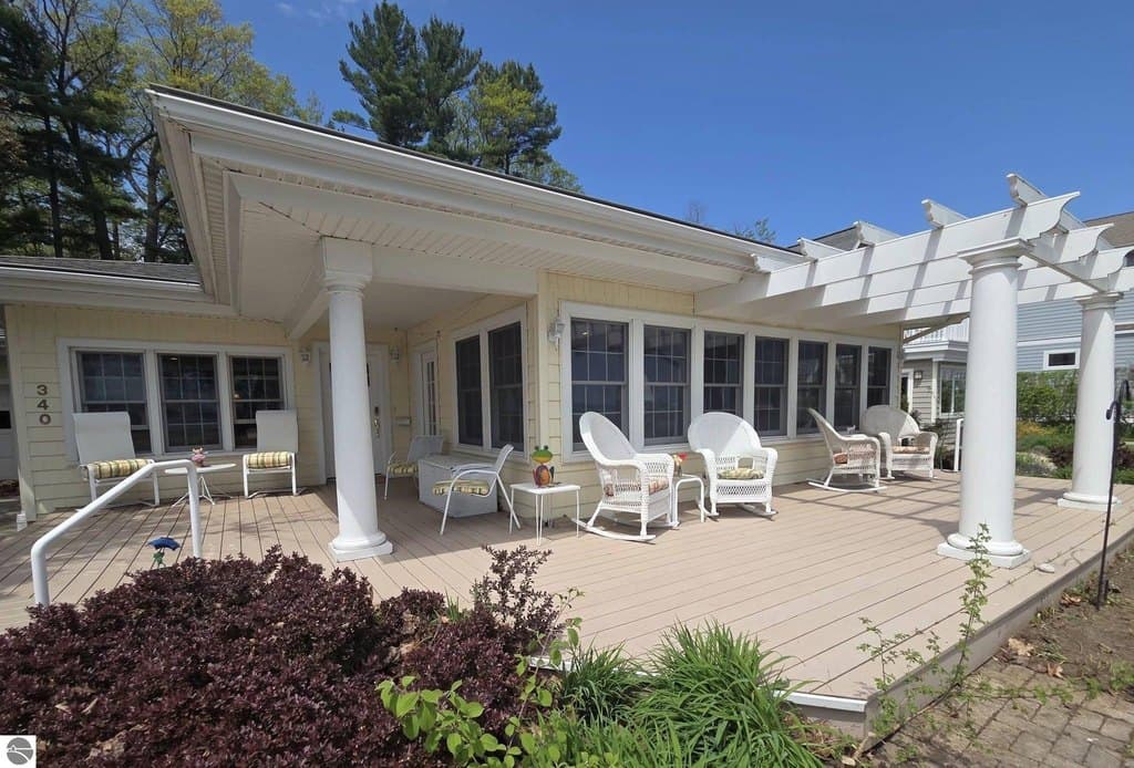 340 SE Bay Blvd, Traverse City