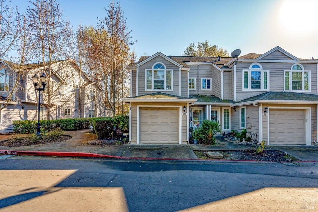 590 Laurel Grove Cir, Santa Rosa