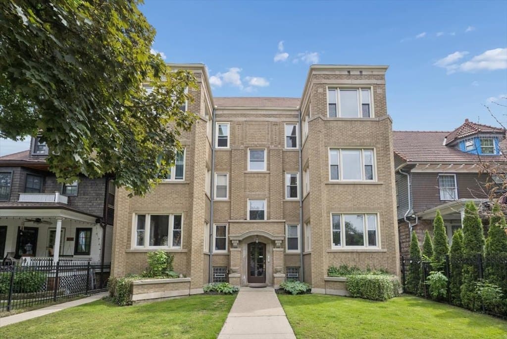 1529 W Touhy Ave Apt 2, Chicago