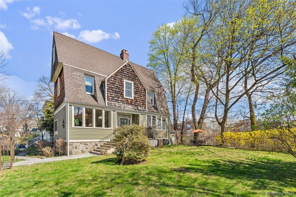 25 Merriam Ave, Bronxville