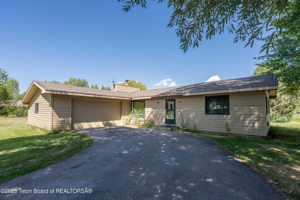 1275 W Bull Rake Dr, Jackson