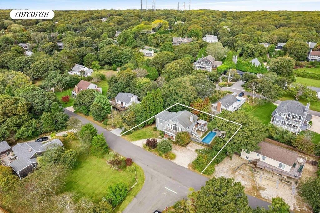 59 Madison Dr, Montauk