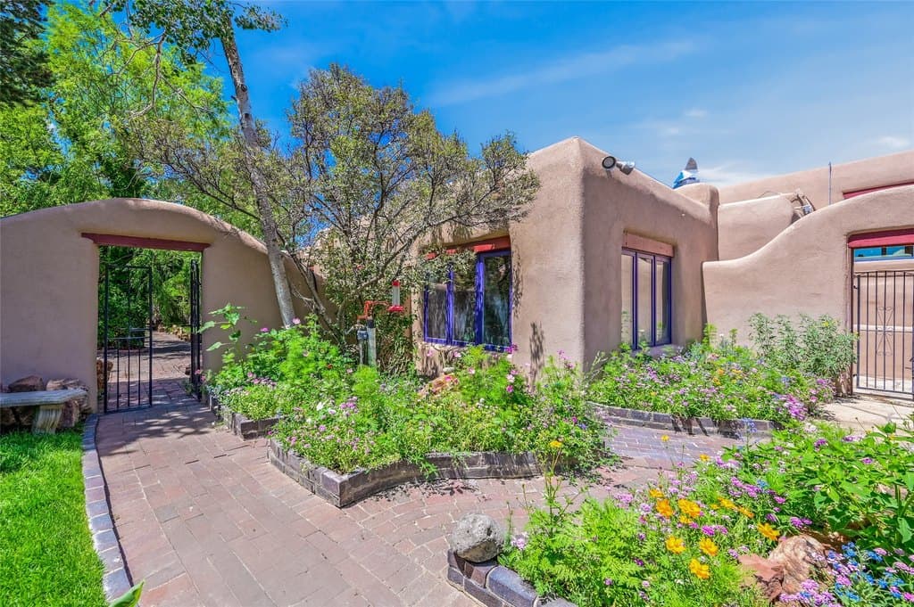 29 LA Barbaria Rd, Santa Fe