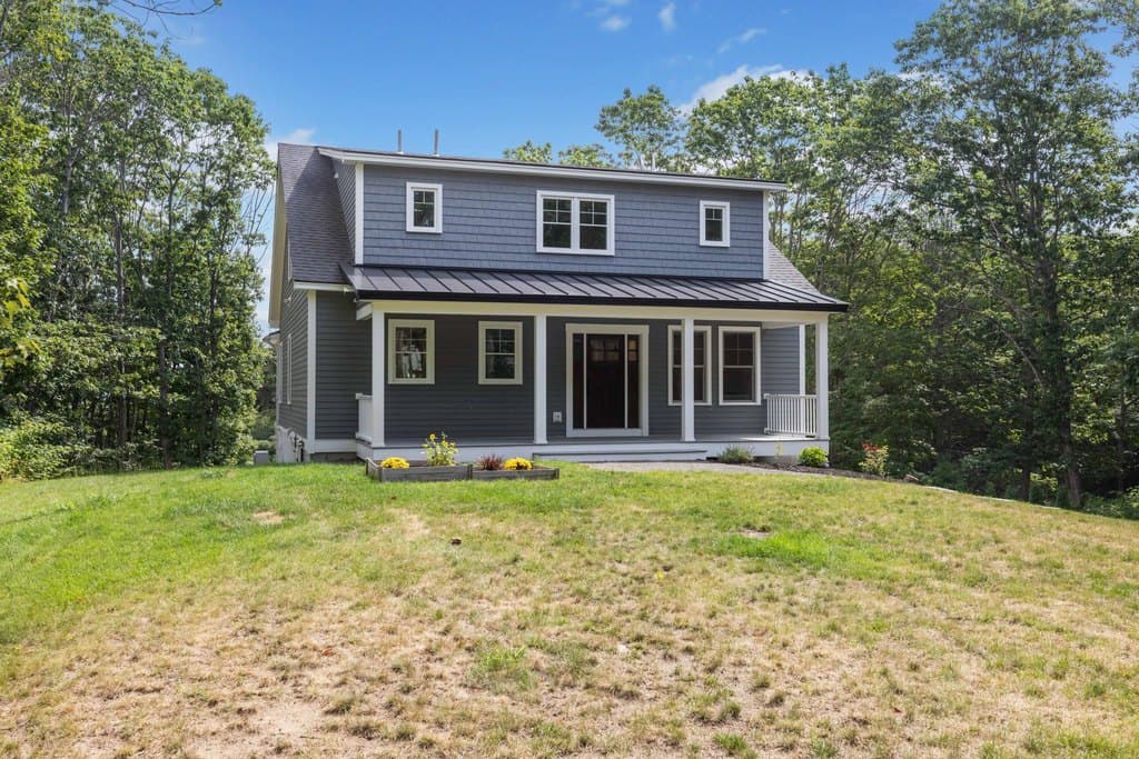 11 Harbor Dr