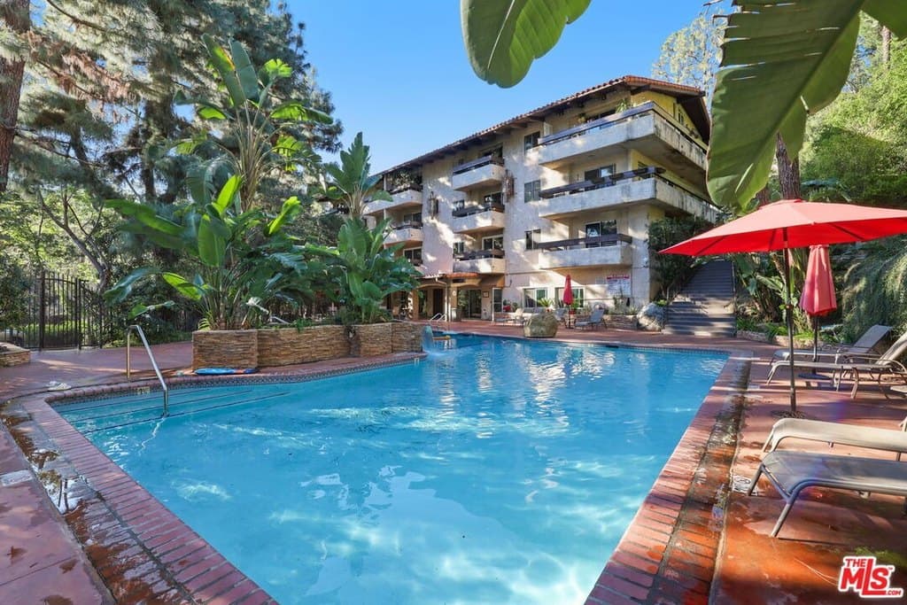 2700 Cahuenga Blvd E Apt 2216, Los Angeles