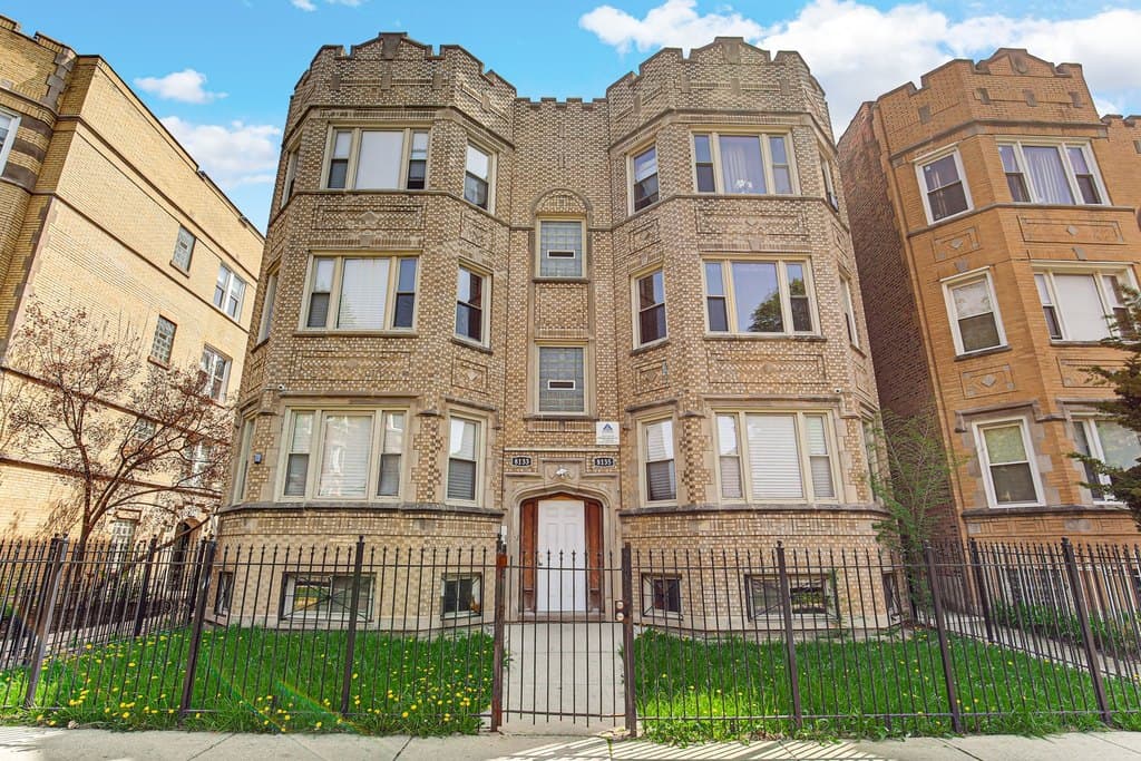 8133-8135 S Ingleside Ave