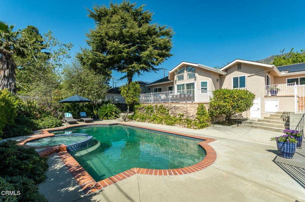 3550 Santa Carlotta St, Glendale