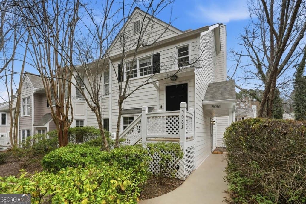 5061 Avalon Dr, Alpharetta